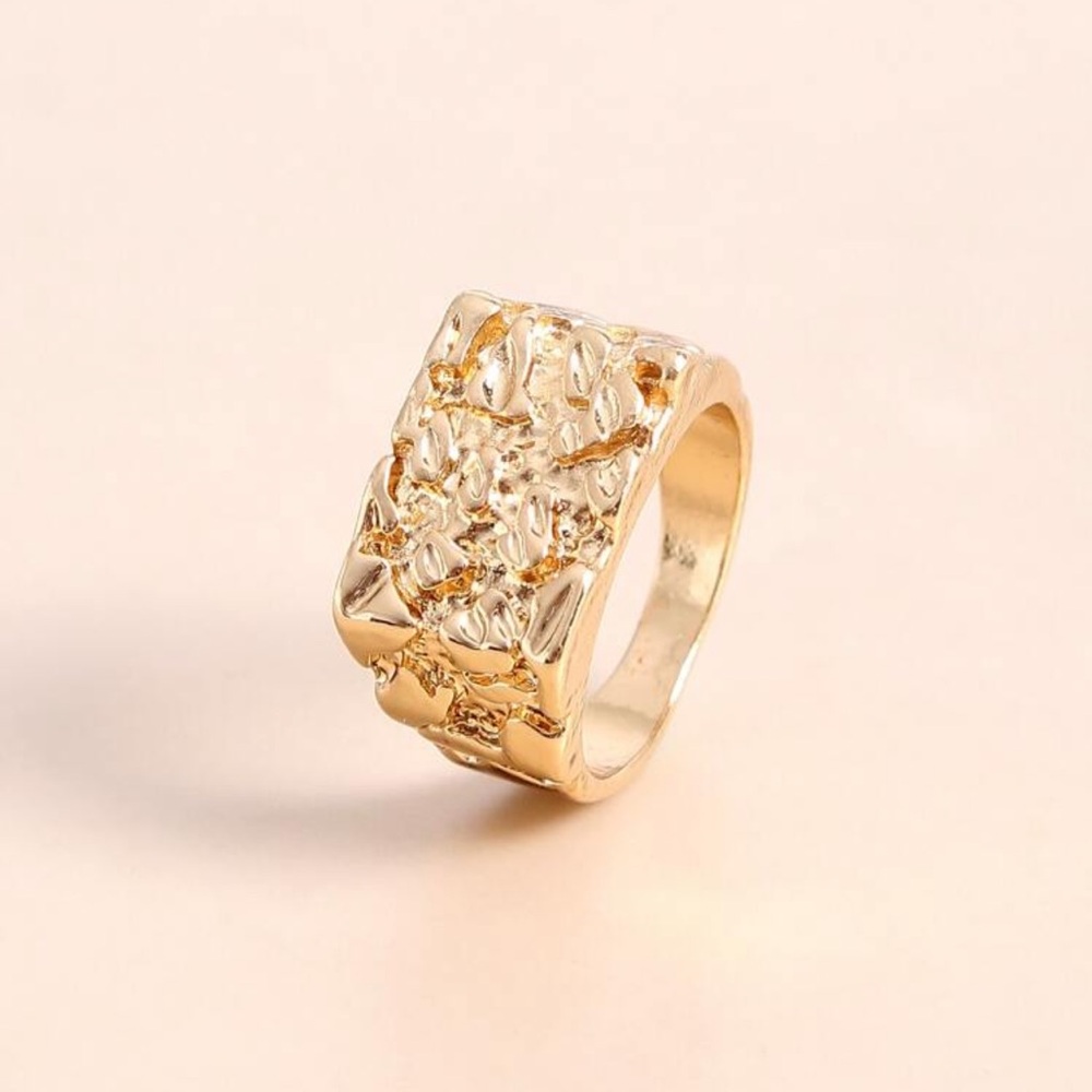 Elegant Gold-Tone Ring (Unisex and Brand New)
